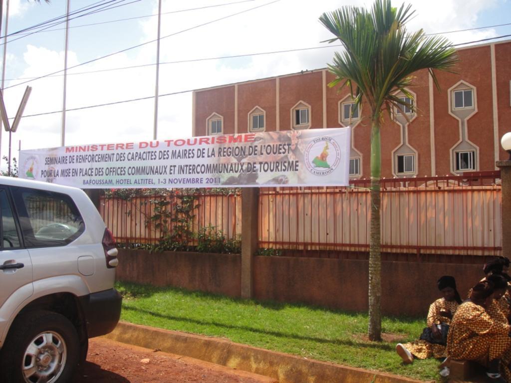 Hotel Altitel Bafoussam Exteriér fotografie